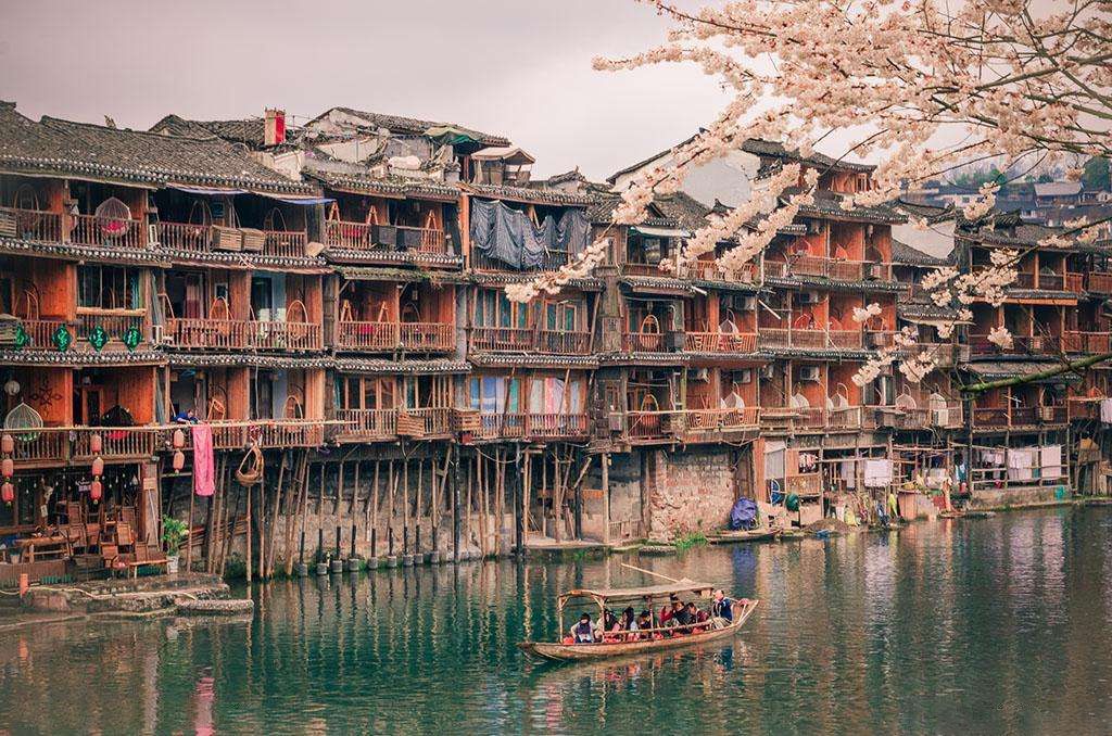 濾中濾開水器進(jìn)駐湖南省湘西吉首市！