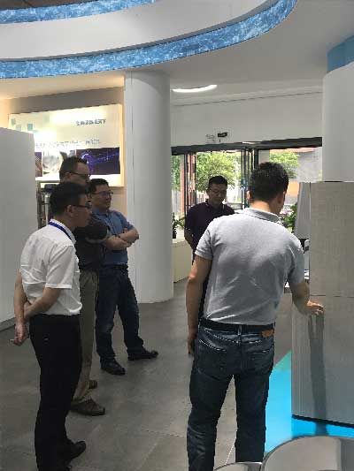 加強(qiáng)國際合作，促進(jìn)共同發(fā)展，美國洛杉磯客戶來濾中濾洽談合作